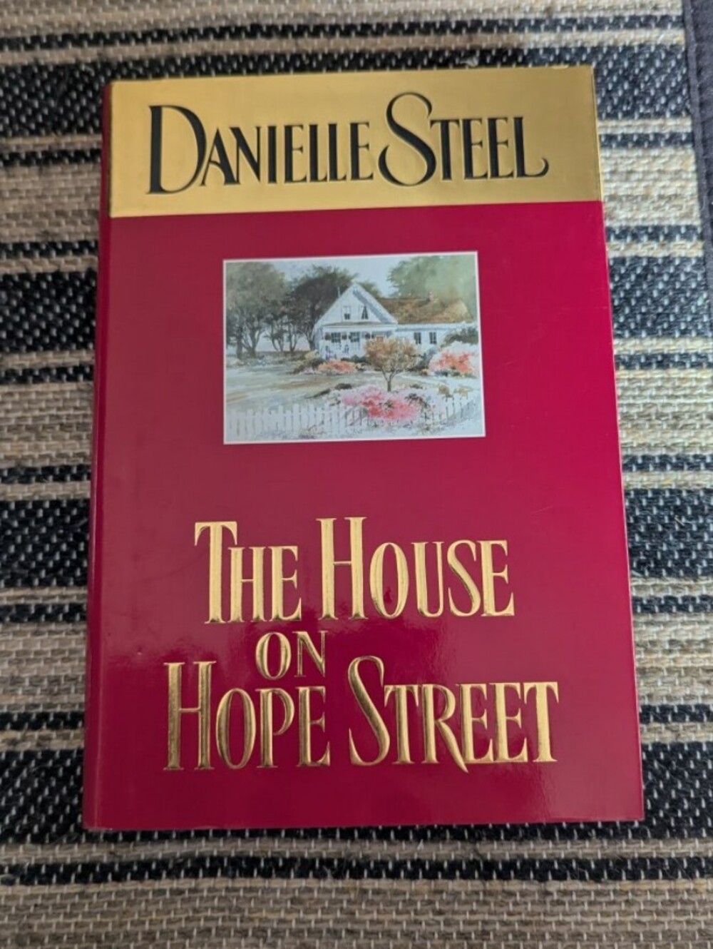 The House on Hope Street By Danielle Steel Easy Read Hard Bound Book